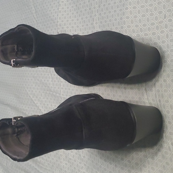 Adrienne vittadini black suede wedge booties - Picture 6 of 8